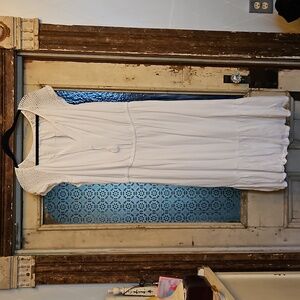 OLD NAVY SHORT SLEEVED WHITE VEE NECK DRESS 1X PLUS